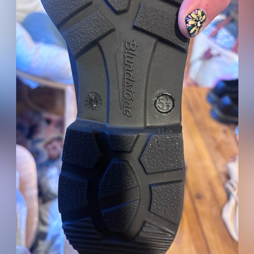 NWOT Blundstone Black Boots with Rainbow Elastic women’s size 8.5 - Picture 5 of 8